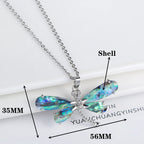 Náhrdelník s motýlem z přírodní mušle