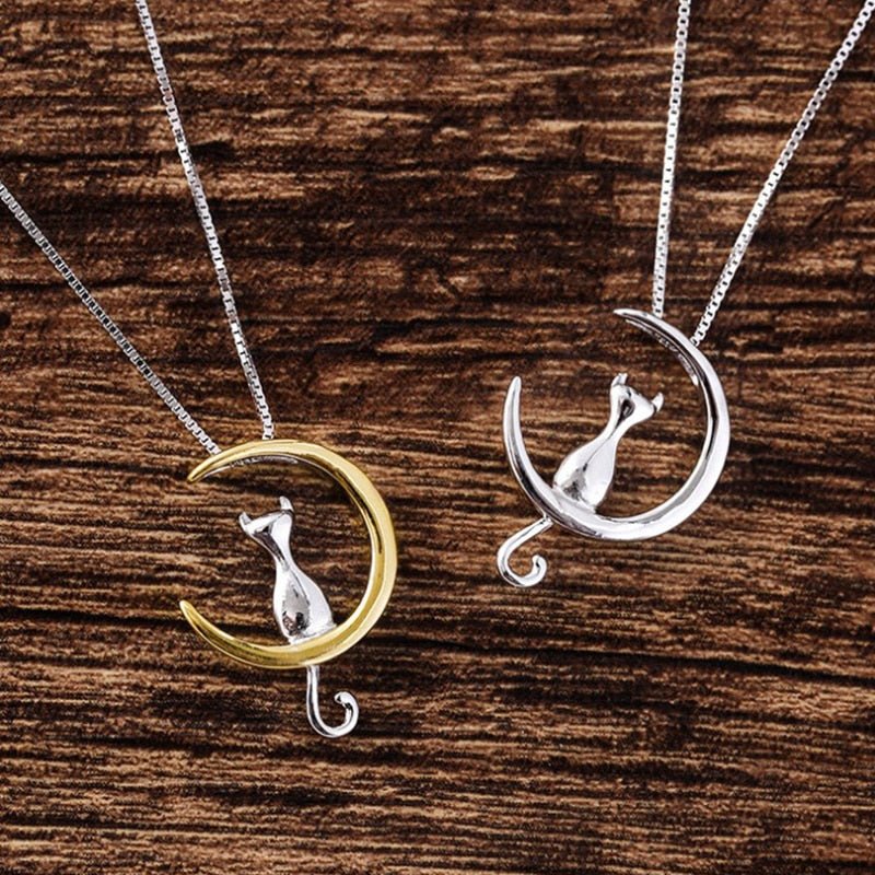Elegantní náhrdelník s kočkou a půlměsícem