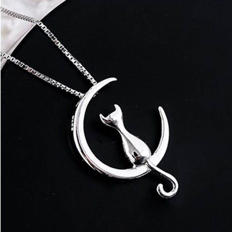 Elegantní náhrdelník s kočkou a půlměsícem